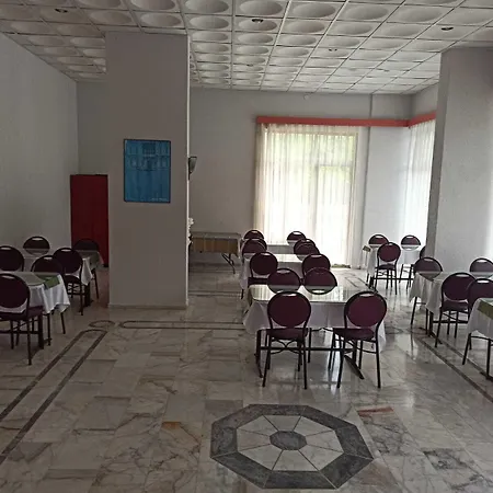 Hotel Dias 2*