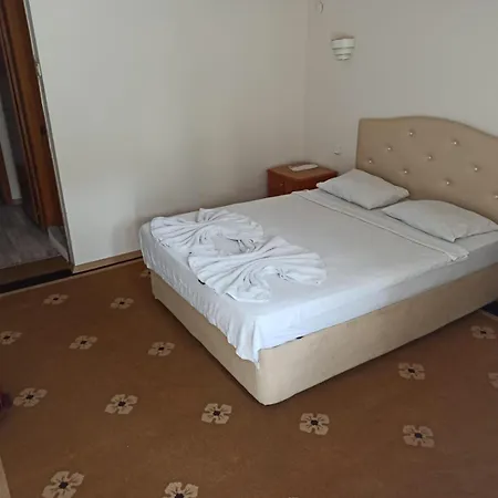 Dias Hotel 2*