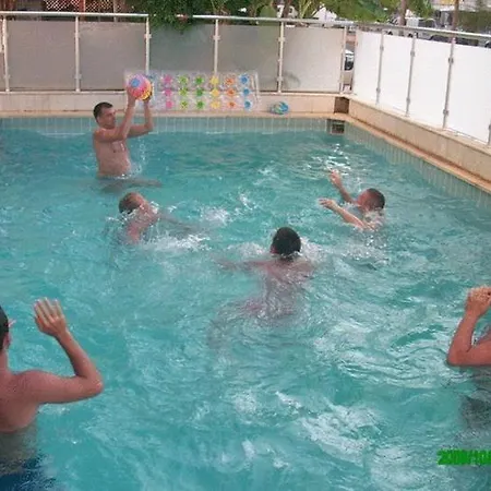 Hotell Dias 2*