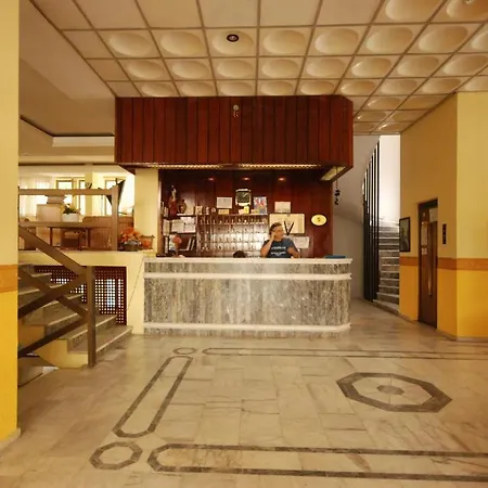 Hotel Dias 2*